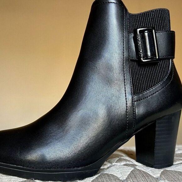 Anne Klein Rafe Black Faux Leather Ankle Boot w/ Zipper Side,Elastic Back Sz 9 - Picture 2 of 9